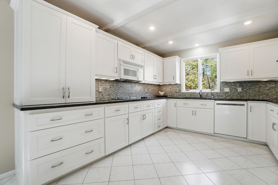 next background image