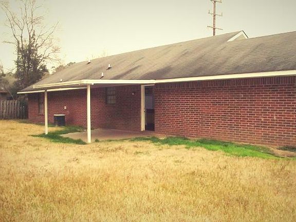 4th image of 932 N Verone St
