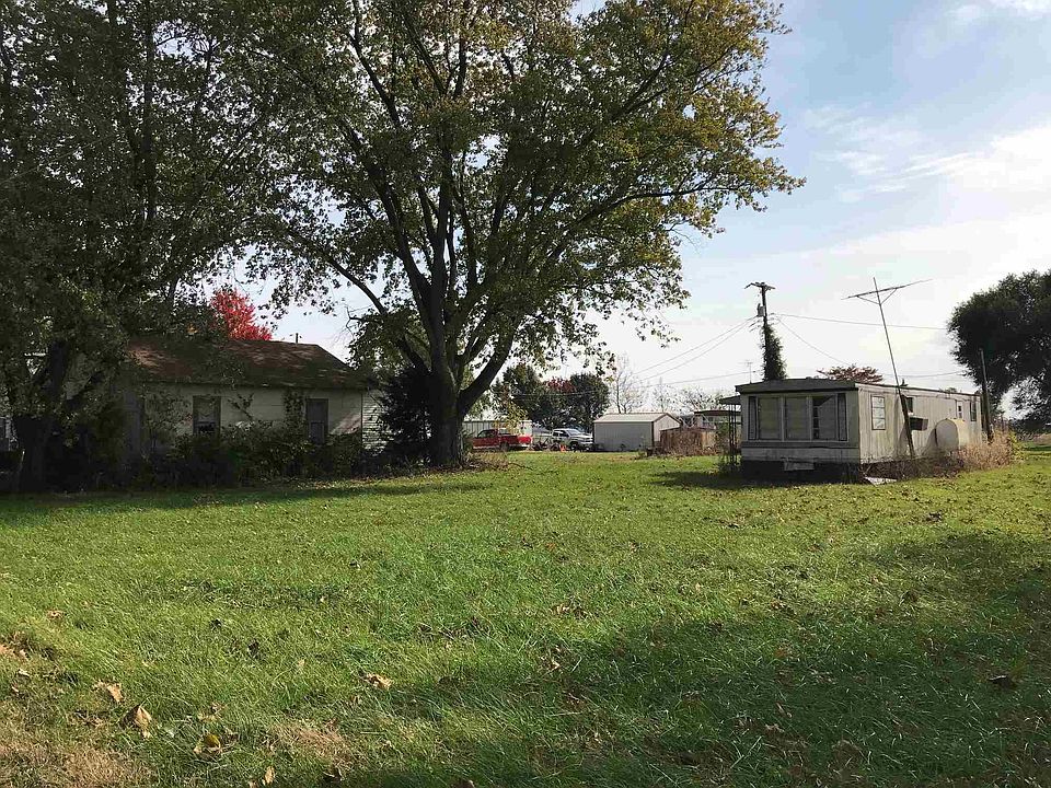 2nd image of 17083 E Oak St