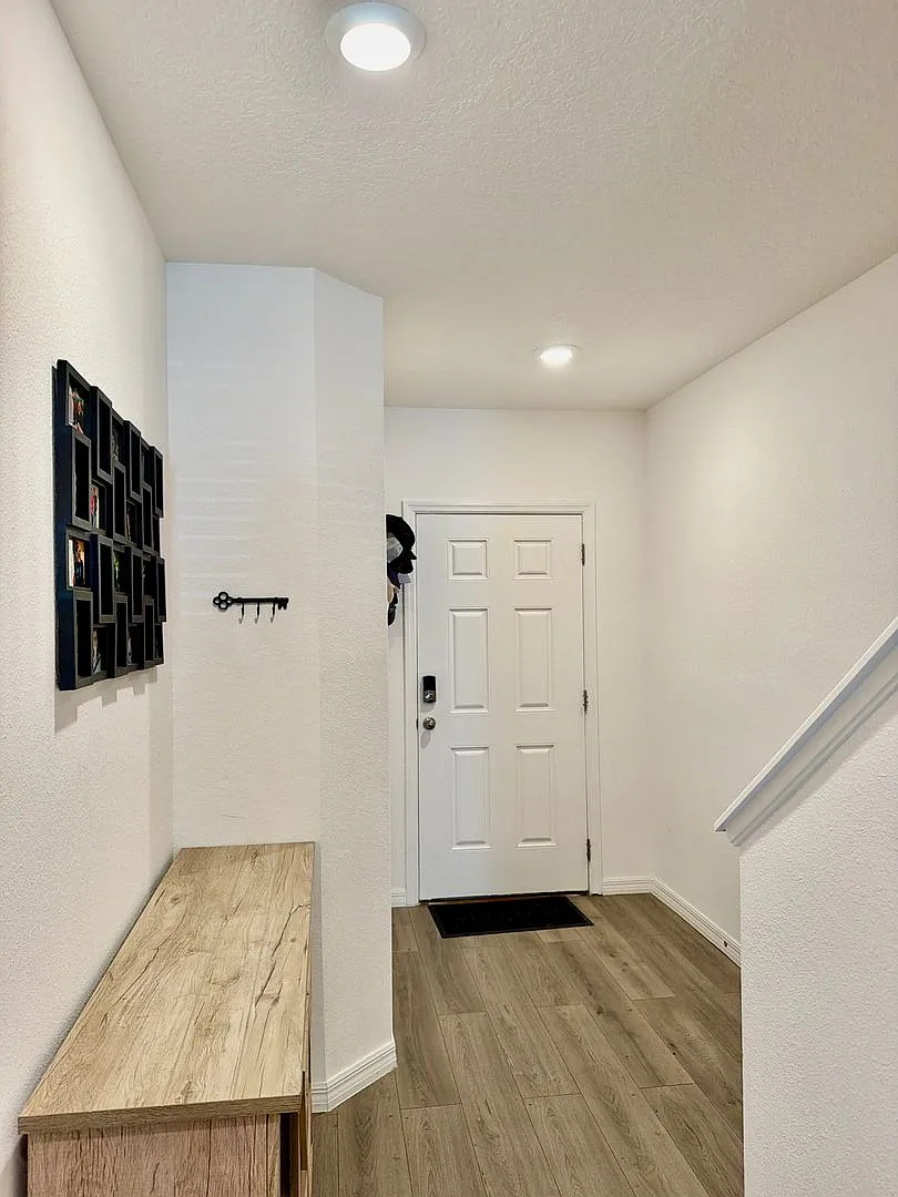 Beautiful 3-bedroom, 2.5-bath townhome Near Downtown - Military bases - Highway - Airport — Photo 3