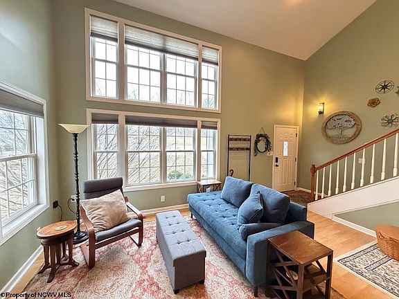 5th image of 26 Oakton Dr