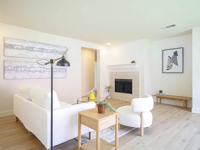 125 Harvest Hill Ln — Photo 3