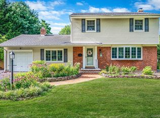 5 Amalia Ln, Commack, NY 11725