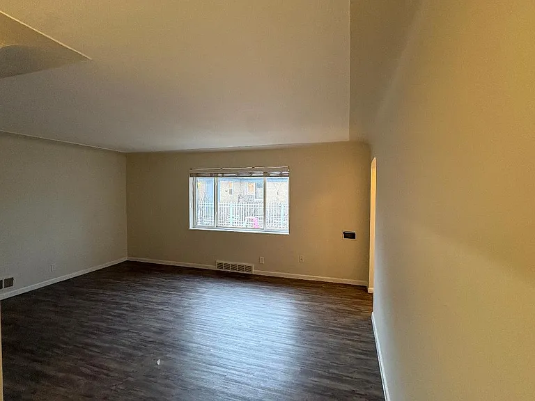 1472 Elmira St #2 — Photo 6