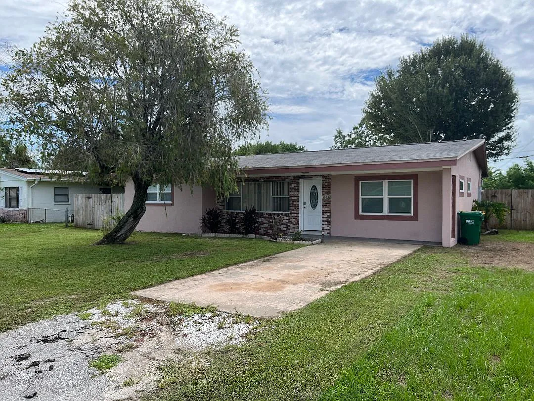 3 bed, 2.5 bath, 1100 sqft, $2,100 — Photo 2