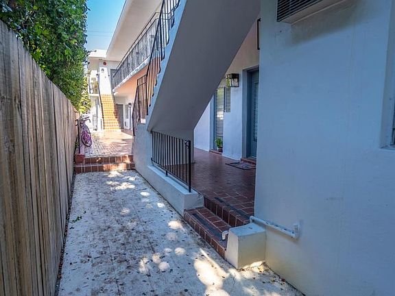 2nd image of 710 Meridian Ave APT 5