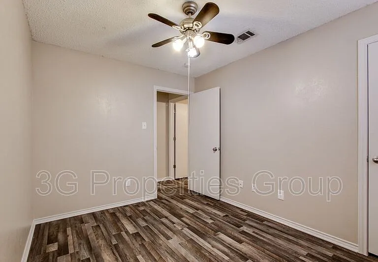 3712 Roussillon Dr — Photo 24