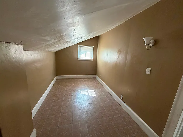 12420 Phillips Ave — Photo 12