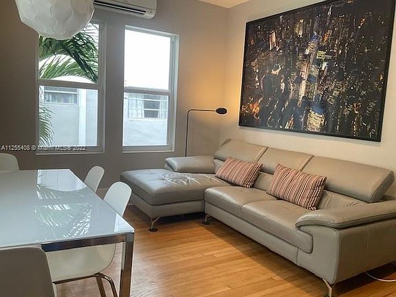 Living/Dining area