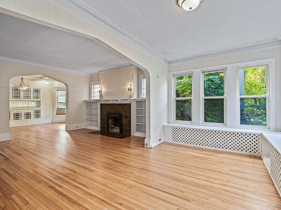 1st image of 3015 Knox Ave S APT 1