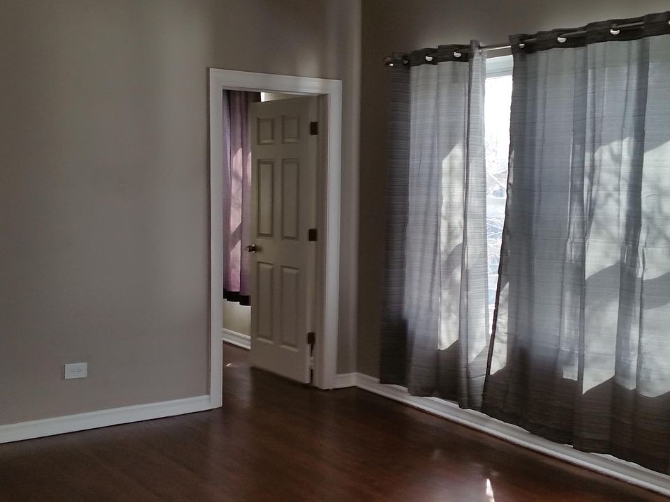 2nd image of 1303 W Pratt Blvd #2