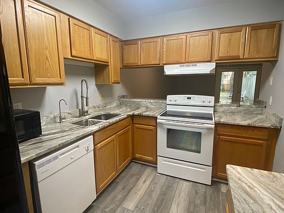 4th image of 338 Woodham Ct