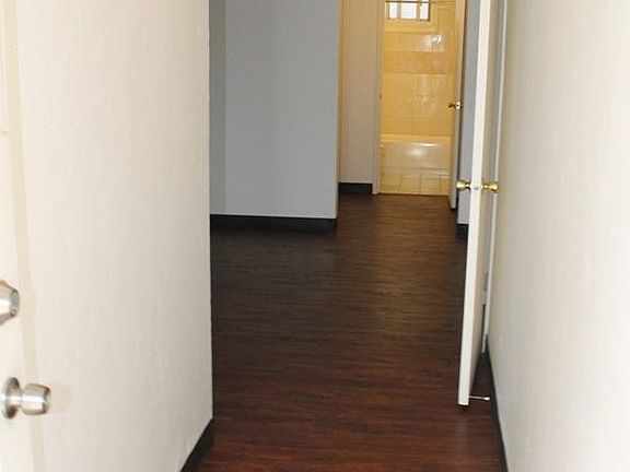4th image of 121 Graham Ave
