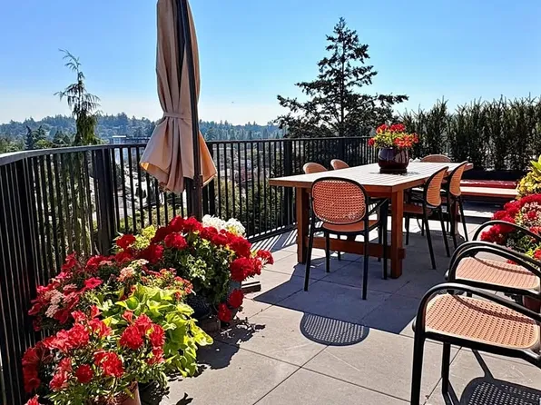 1075 Tillicum Rd #510, Esquimalt, BC V9A 2A4