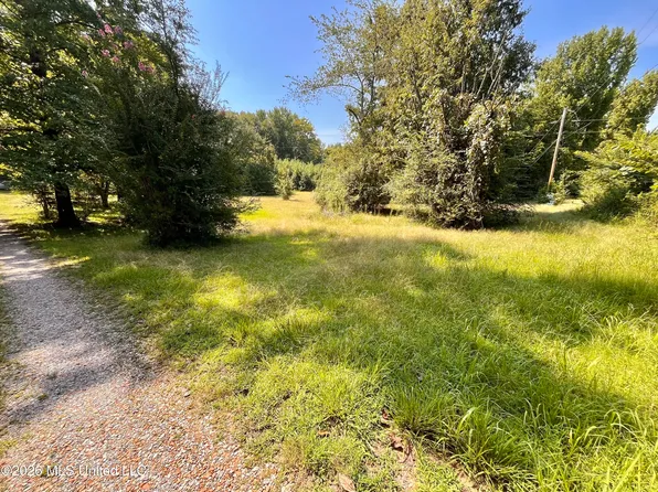 77 Lenzi Rd, Byhalia, MS 38611