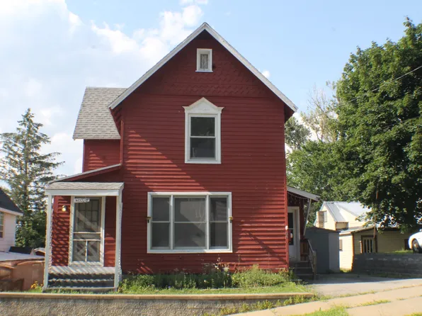 34 Maple St, Gloversville, NY 12078