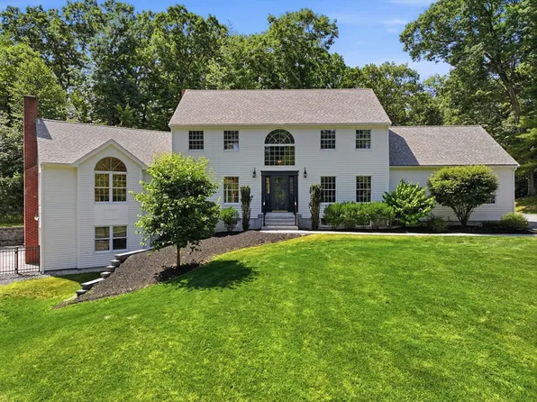 14 Stub Toe Ln, Southborough, MA 01772