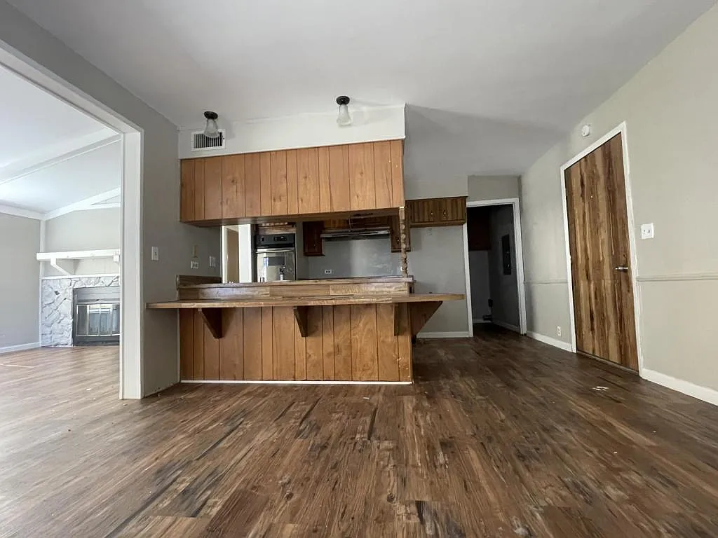 3105 Julie Ln — Photo 3