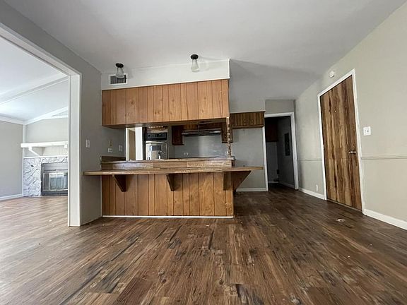 3rd image of 3105 Julie Ln