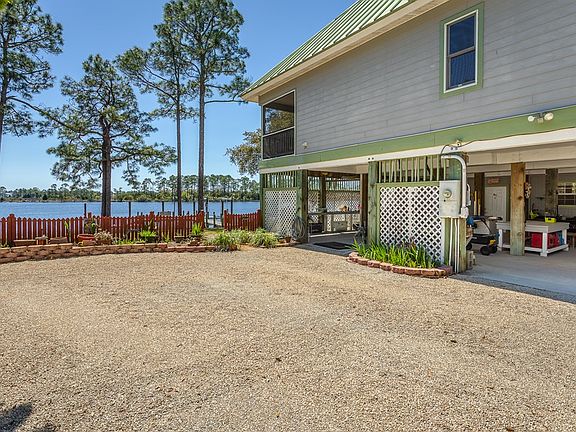 4th image of 433 River Rd