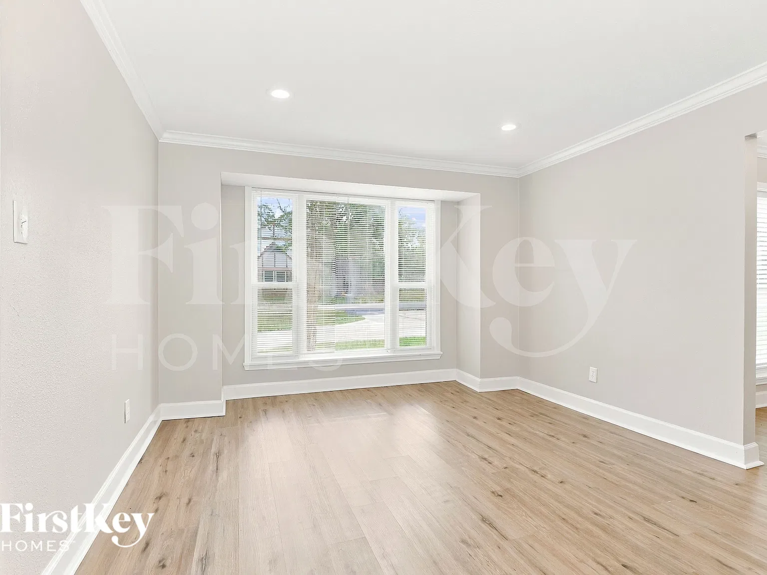 4 bed, 2.0 bath, 2098 sqft, $1,760 — Photo 3