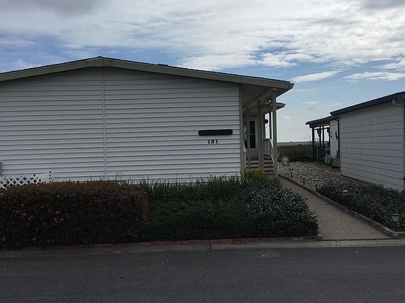 2nd image of 131 Oxbow Marina Dr