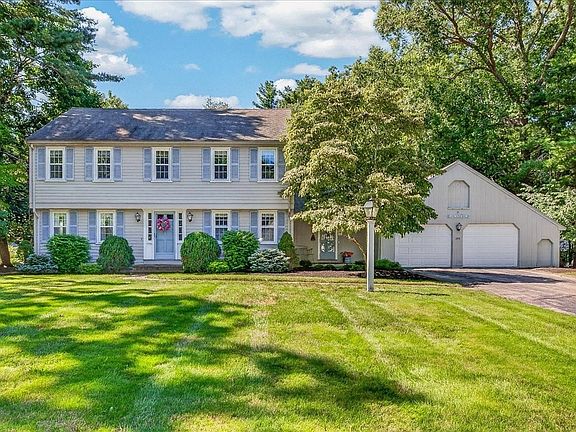 2nd image of 293 Mayflower Cir