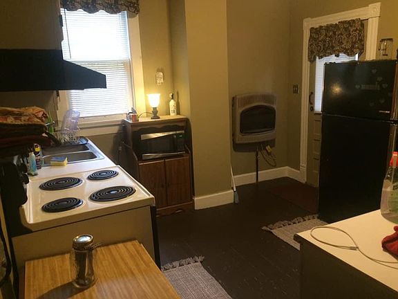 4th image of 1028 Marshall St APT 1B
