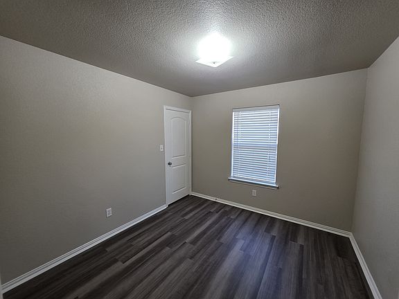 3rd image of 145 Meadows Dr N