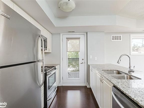 5th image of 3 Brandy Lane Dr #201