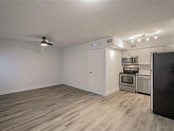 5th image of 3710 W Cass St APT 15