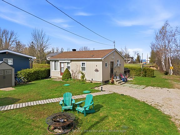 3rd image of 9 Ravine Park Rd N