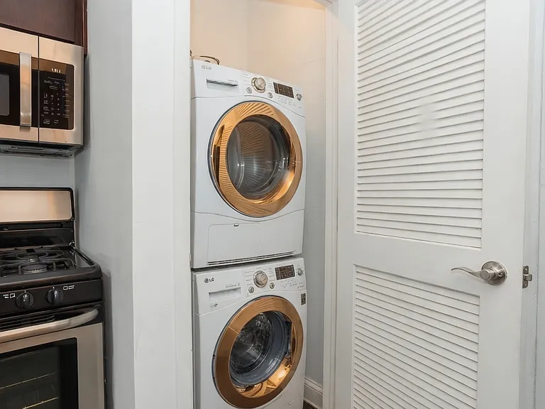 3251 N Damen Ave #2 — Photo 3