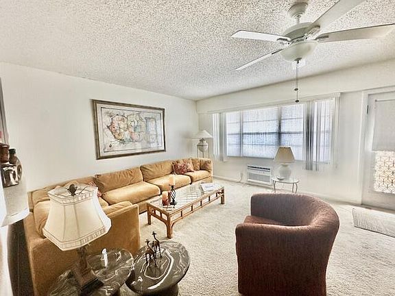3rd image of 202 Brighton E