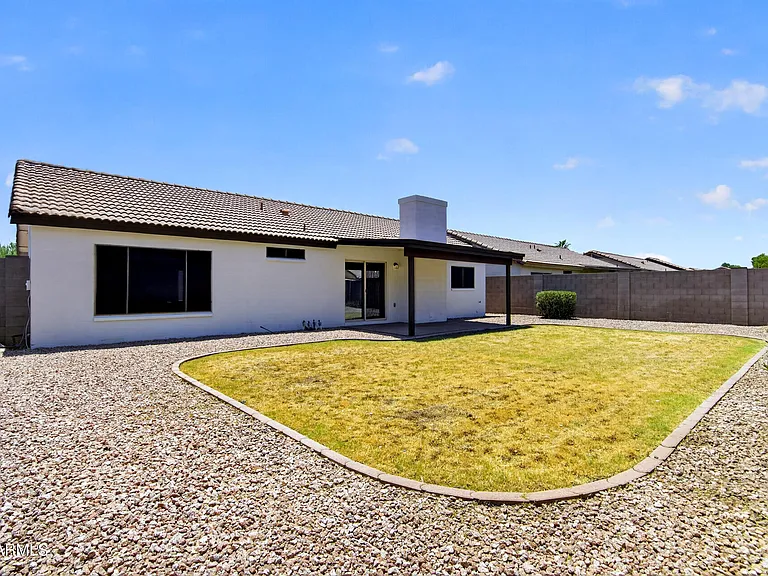 1308 E Princeton Ave — Photo 25