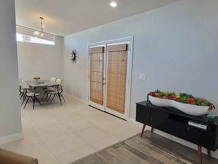 3327 Seminole Cir — Photo 11