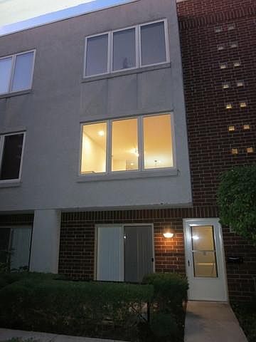 1st image of 2931 N Natoma Ave Unit 5