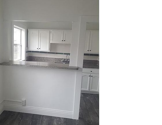 2nd image of 2820 W 8th St #6