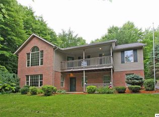 700 King Beach Dr, Howard, OH 43028