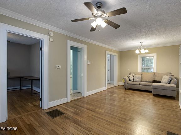 5th image of 2515 Fenwood Dr