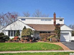 2 Rose Ln, East Rockaway, NY 11518