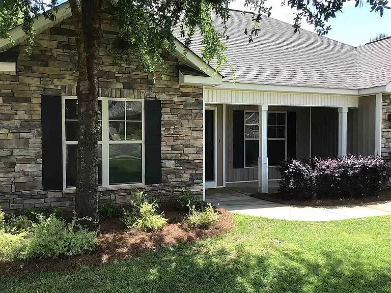 312 Loneoak Trl — Photo 2