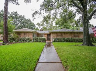 10006 Burgoyne Rd, Houston, TX 77042