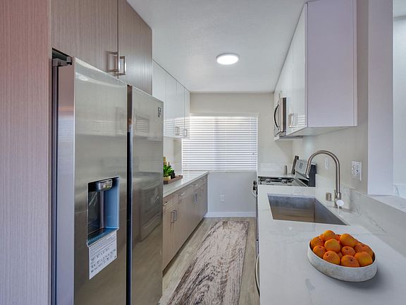 5th image of 700 N Prospect Ave