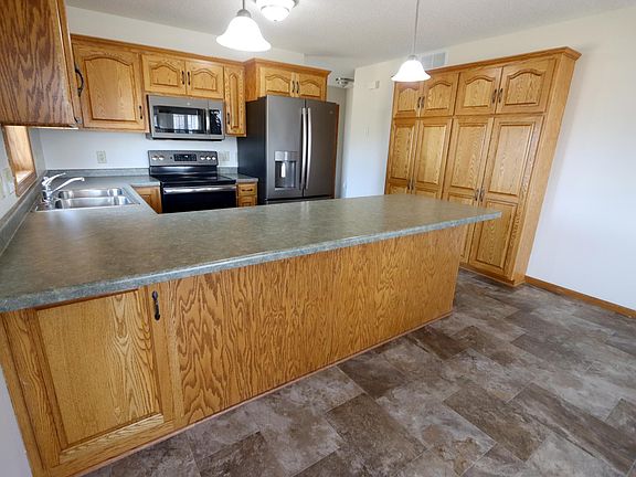 5th image of 601 Cottonwood Ave