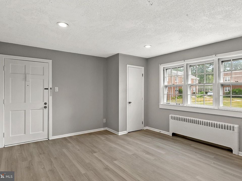1st image of 114 E Cherry Parke