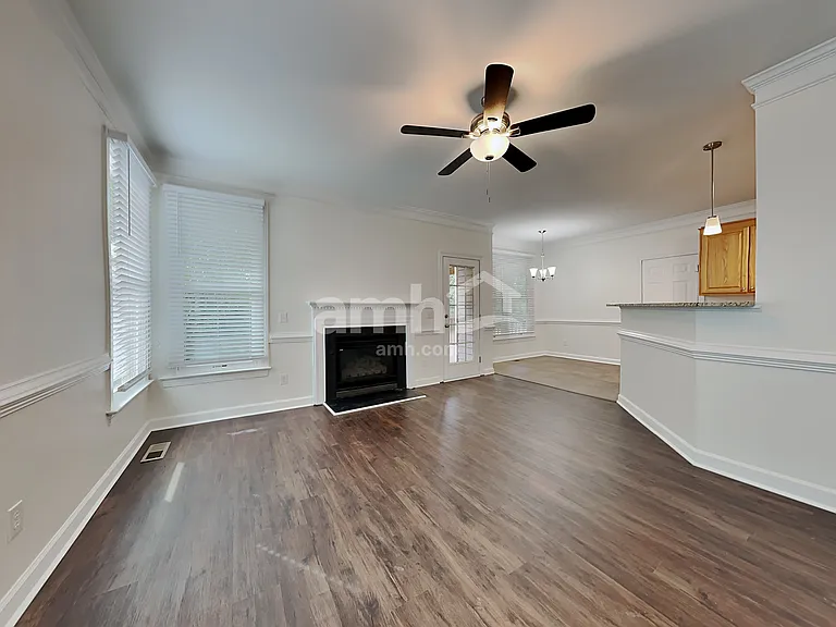 135 Lonetree Dr — Photo 8