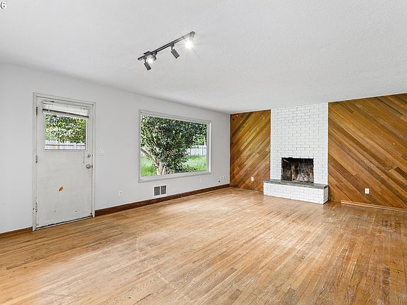 4th image of 9375 SW Killarney Ln