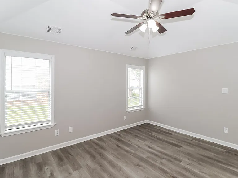 8645 Valmont Cir — Photo 10