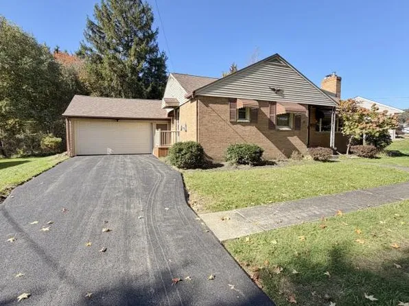 32 Orchard Dr, Poland, OH 44514